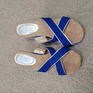 NWOT Avon Wedges Size 9